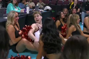 骑士对阵绿凯半场三分22中2，奥尼尔也想要挑战一下！