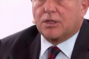 还击！拉波尔塔：哈维的言论让我惊讶更难过，丰特在背后利用他