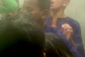 外网爆火！亚马尔、贝尔纳尔和库巴西儿时庆祝胜利的视频