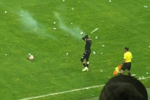 球场如战场！球员：这球我还开吗