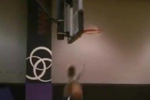 杰伦布朗承认文班最强，但他不算人类......