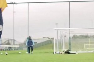 解压！曼城球员的射门训练！谁最犀利？