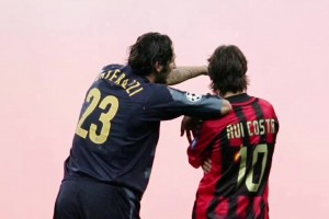 经典瞬间！AC米兰官方视频：米兰德比残酷而又浪漫