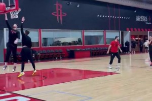 申京&谢泼德在训练中练习双人配合，火箭未来就靠你俩了！