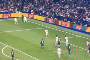 外网热议：多库在比赛中消失了一瞬间