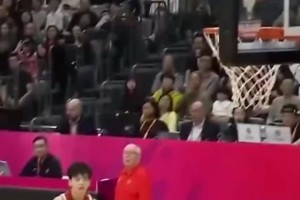 有自媒体吐槽：比利时三分准成那样了 为何教练还要顽固守联防