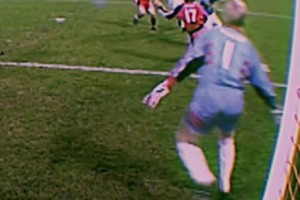 这反应真的绝了！拜仁球迷：这是一次伟大的扑救，简直疯狂！