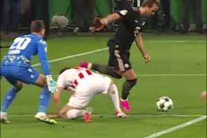 凯恩这射术真的太逆天了！拜仁：这就是顶级前锋的能力！