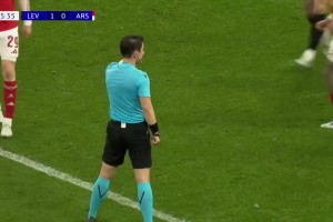 枪手点球1-1扳平！马杜埃凯突破造点！哈弗茨主罚破门救主！