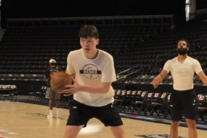 上一场高效砍31分8板3助杨瀚森热身练习各角度终结！