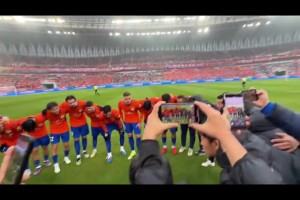 京鲁大战赛前王大雷激情喊话：去年自己丢的东西，在这里拿回来！