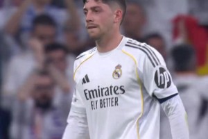 当年真是惊艳了整个夏天！两分钟带你回顾C罗欧冠淘汰赛五场10球