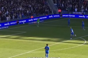 究竟是脑袋短路还是买球了？伯明翰后卫禁区手碰球送点