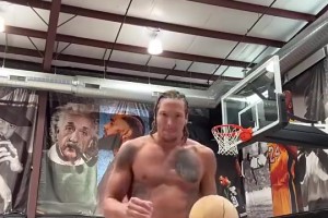 真特么壮啊！阿隆·戈登这身材，不愧是人中吕布啊！