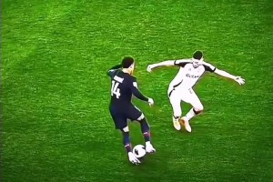 裁判都笑了！名场面：德佩准备主罚点球，内马尔直接把球踢走