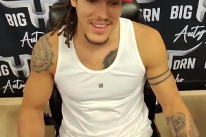 暖心球迷！戈登收到去世哥哥唯一的一张球星卡！