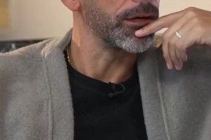 曼联更衣室秘闻：吉格斯直言训练中曾狠踢C罗，教练居然默认不吹