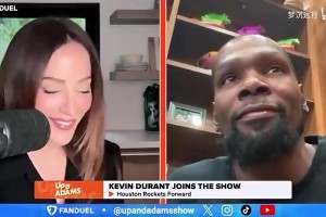 和美女聊天很开心啊！KD：看过Shams屏幕使用时间，跟他竞争不了